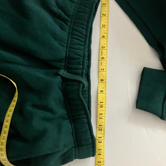 Vrst green fleece pullover sweater and shorts set size small - Picture 9 of 12